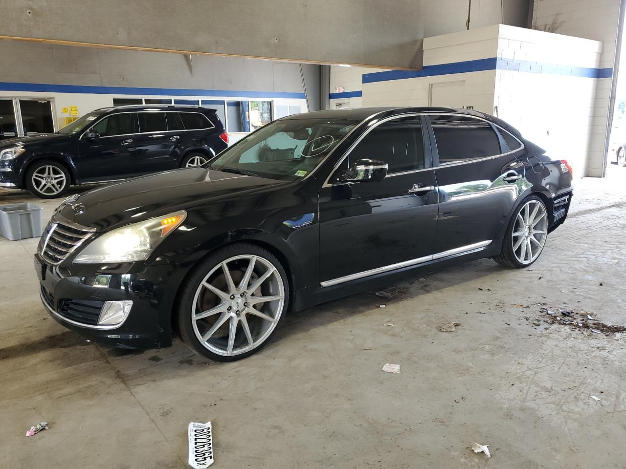 2016 Hyundai Equus Signature, VIN KMHGH4JH8GU106049 — Rear end