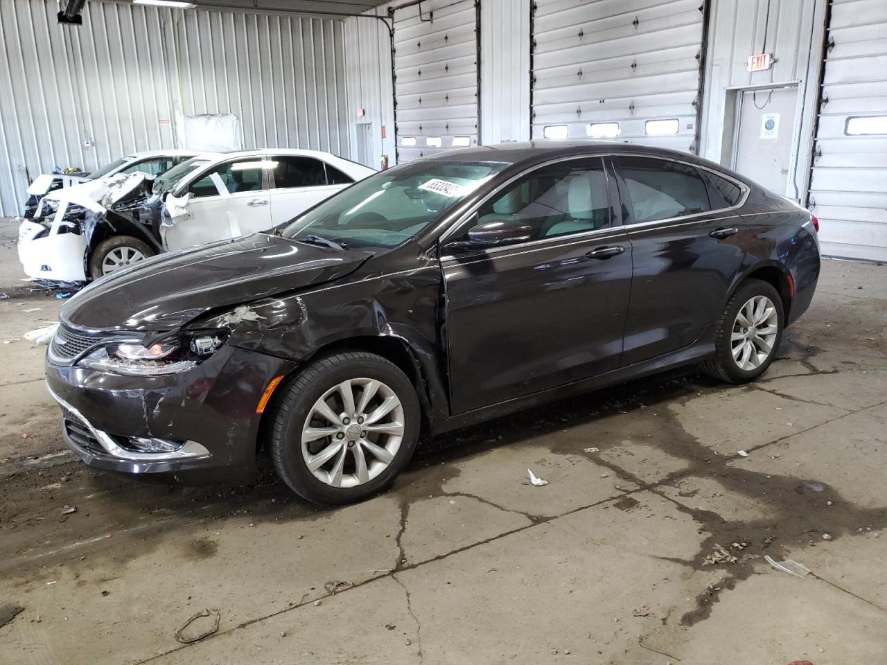 2015 Chrysler 200 C, VIN 1C3CCCCG6FN565285 — Фото с аукциона