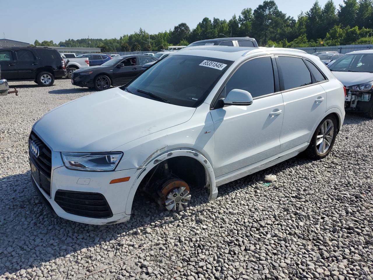 2018 Audi Q3 Premium, VIN WA1ECCFS0JR024930 — Front end