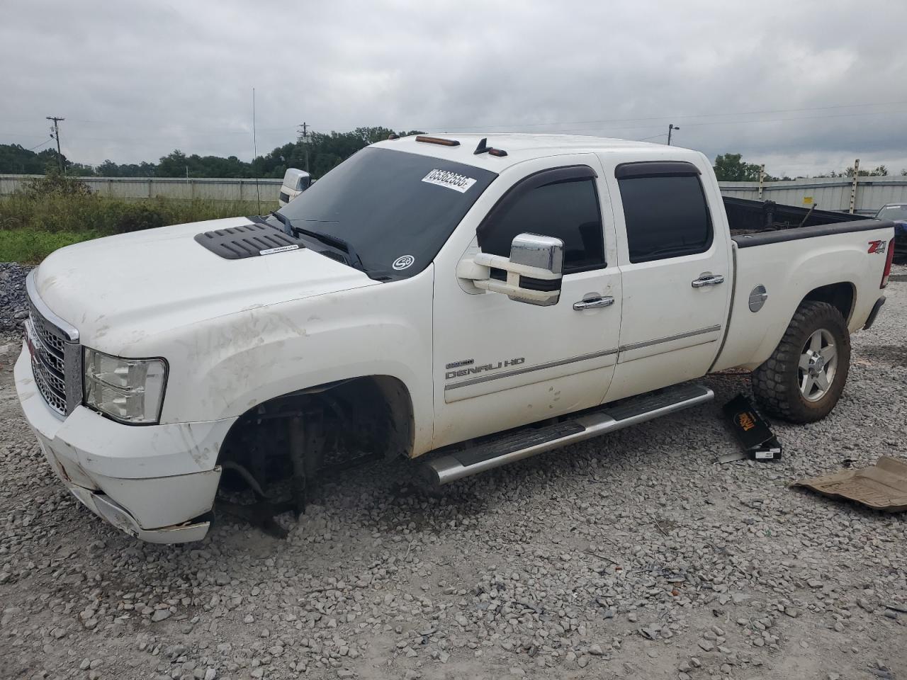 2012 GMC Sierra 2500HD Denali, VIN 1GT125E88CF134198 — Front end