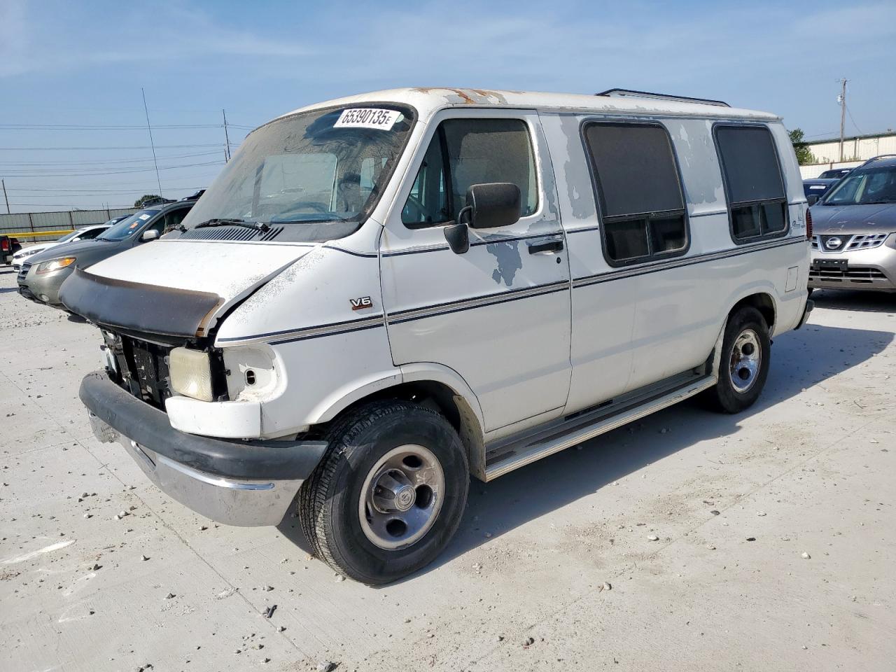 1995 Dodge Cargo, VIN 2B6HB21XXSK534925 — Front end