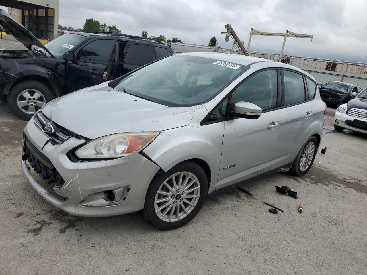 2015 Ford C-Max SE, VIN 1FADP5AU8FL119679 — Днище