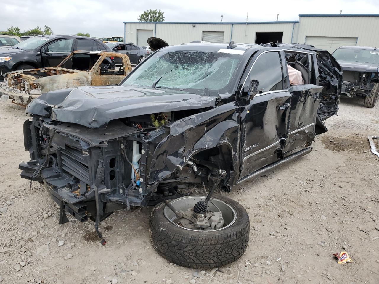 2019 GMC Yukon XL Denali, VIN 1GKS2HKJ8KR214406 — Крыша