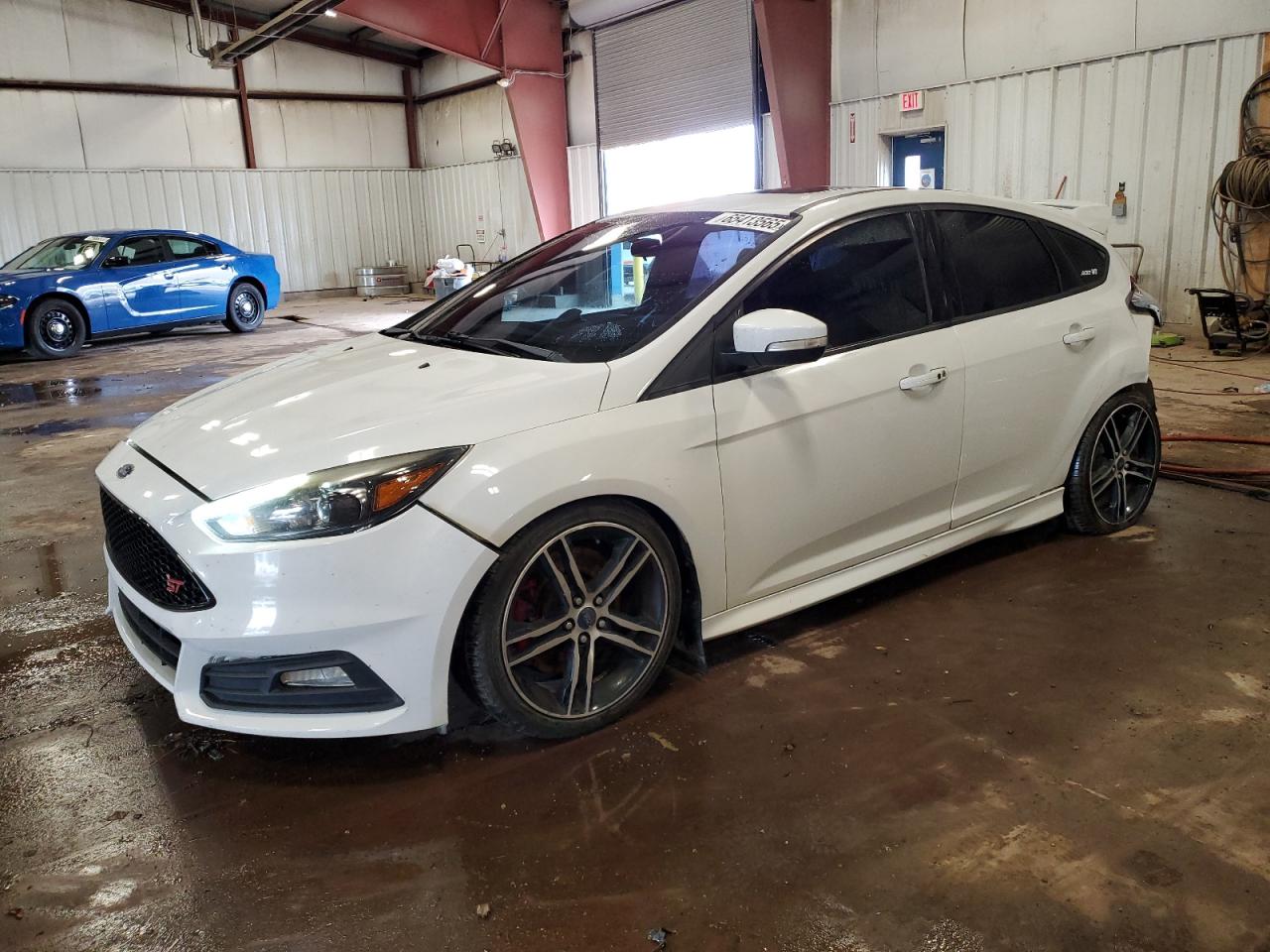 2016 Ford Focus ST, VIN 1FADP3L92GL278034 — Фото с аукциона