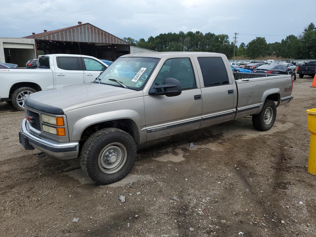 1999 GMC Sierra 3500, VIN 1GTHK33J4XF014624 — Normal wear