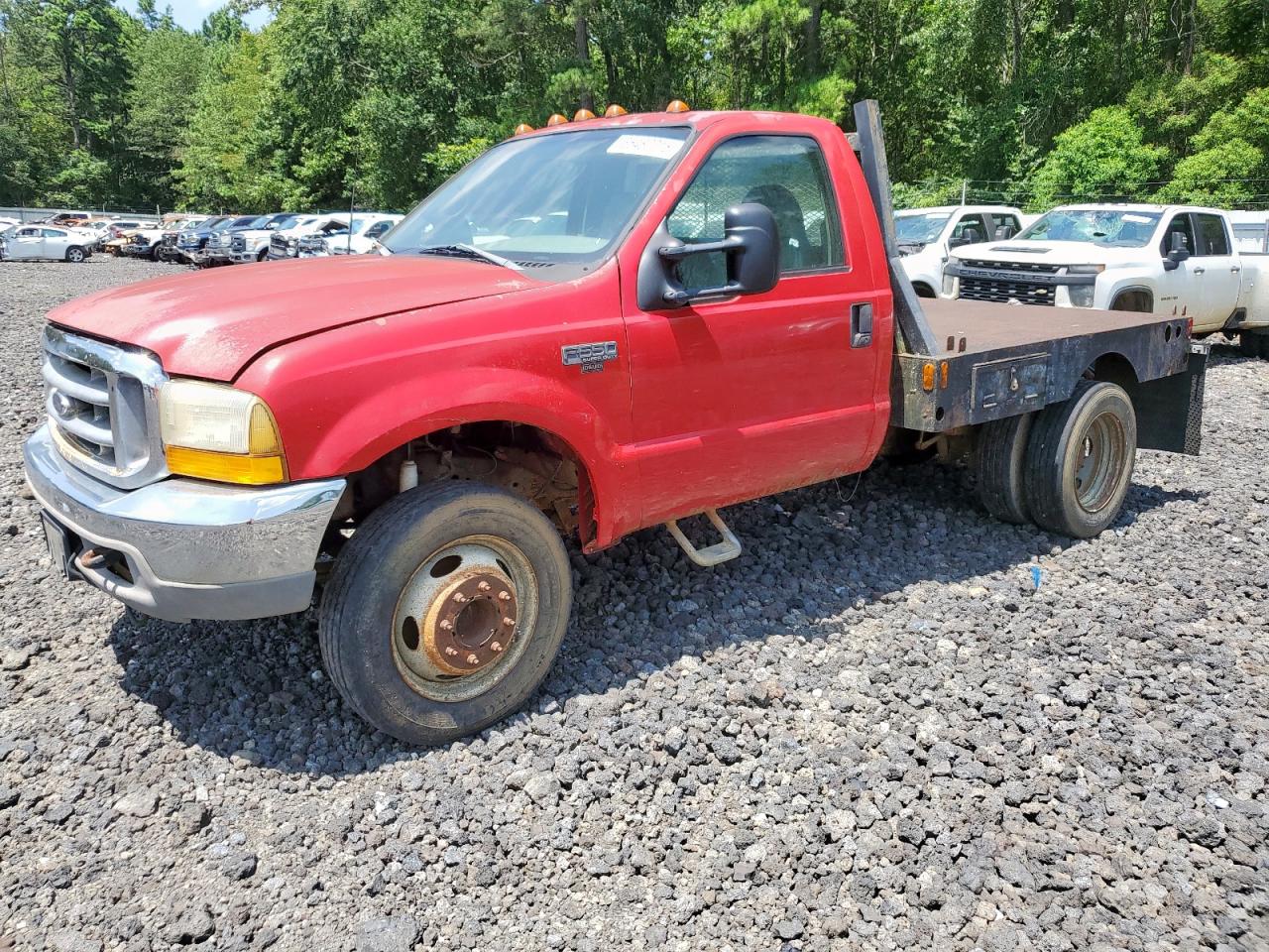 1999 Ford F-550, VIN 1FDAF56F0XEC59155 — Minor dents and scratches
