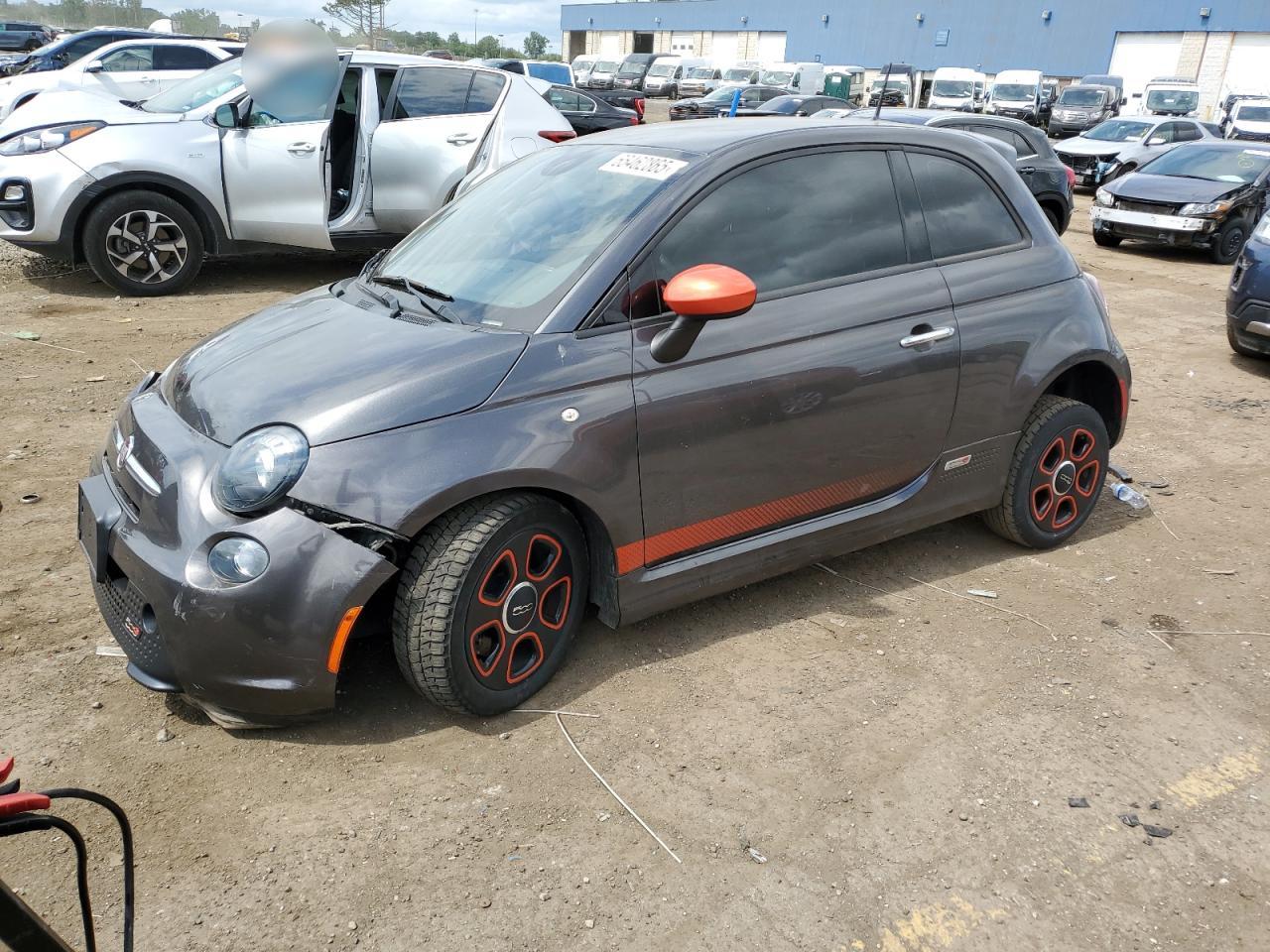 2015 FIAT 500e, VIN 3C3CFFGE1FT672732 — Front end