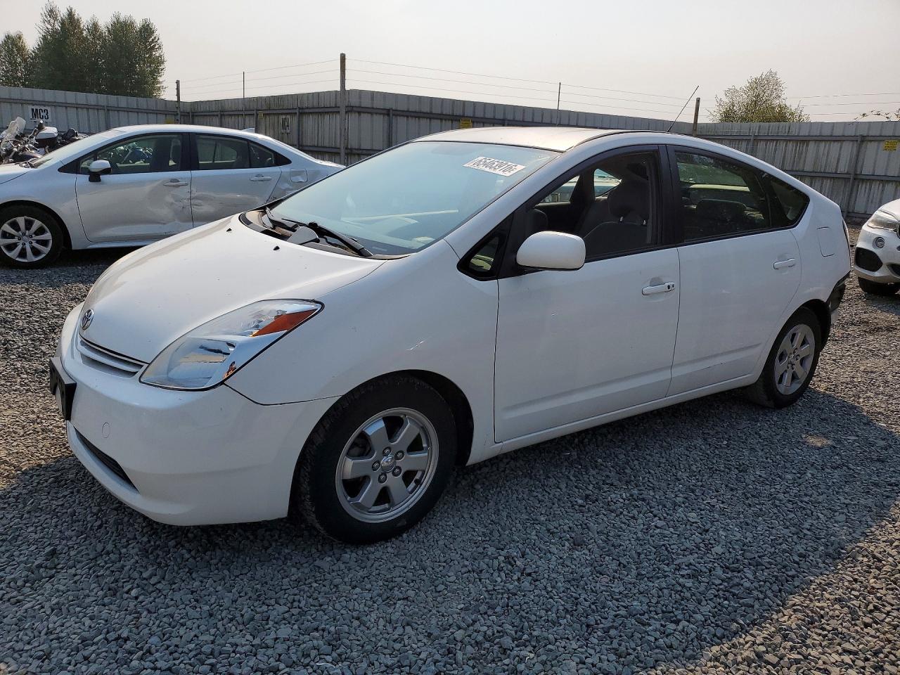 2004 Toyota Prius, VIN JTDKB20U040039419 — Зад