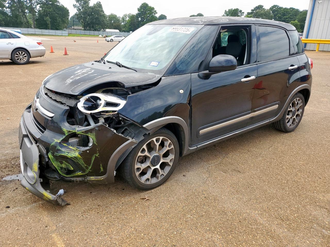 2014 FIAT 500L Trekking, VIN ZFBCFADH1EZ008843 — Front end