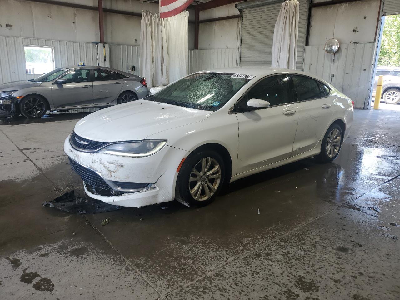 2015 Chrysler 200 Limited, VIN 1C3CCCAB3FN616104 — Side