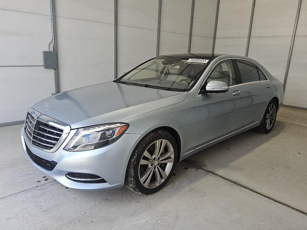 2015 Mercedes-Benz S 550, VIN WDDUG8FB1FA102145 — Minor dents and scratches