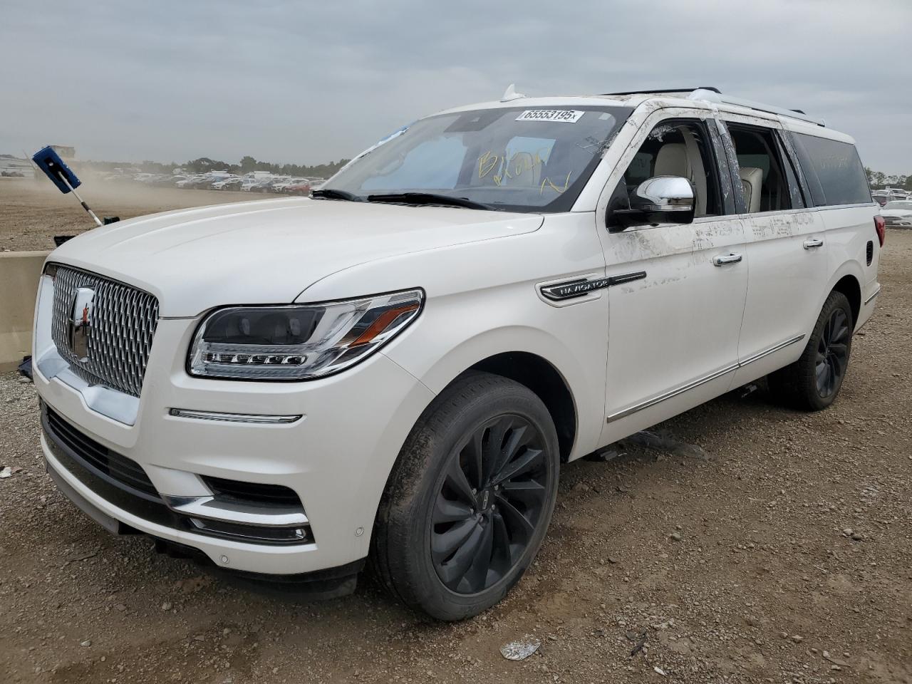 2019 Lincoln Navigator Black Label, VIN 5LMJJ3TT9KEL02393 — Water / flood