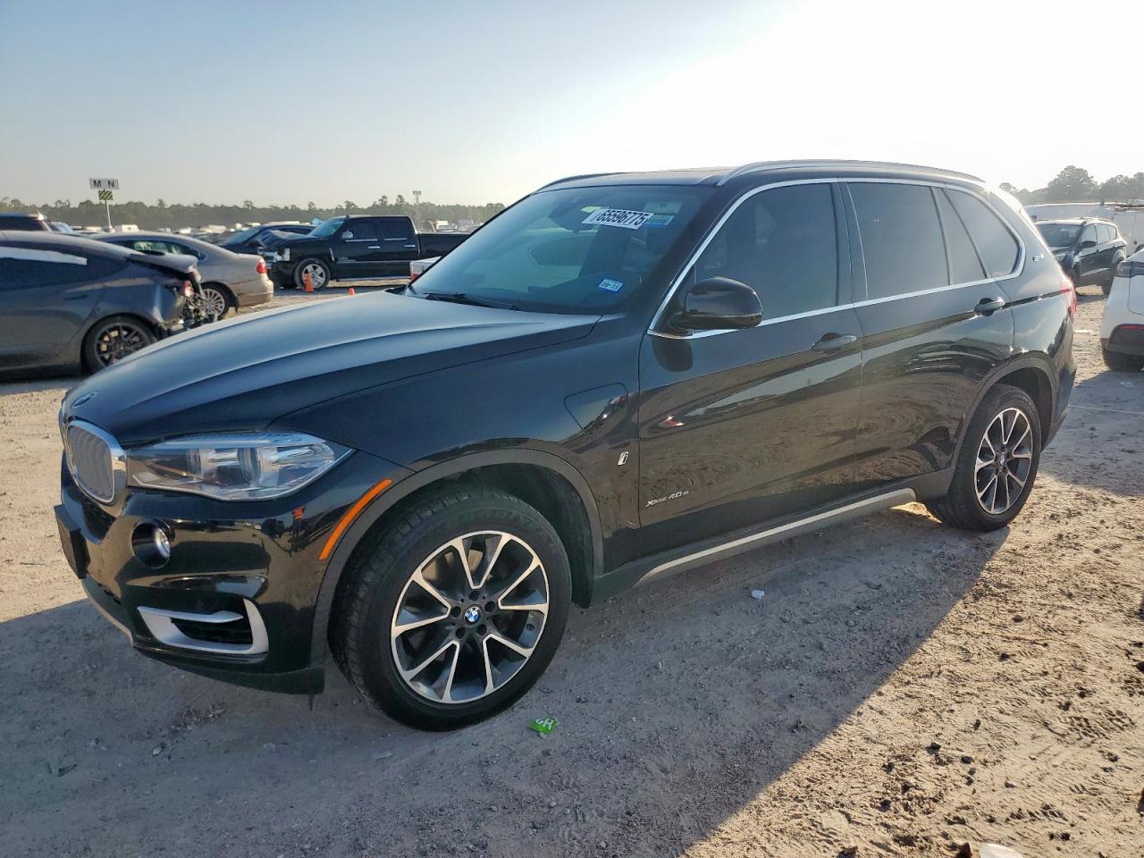 2018 BMW X5 xDrive40e, VIN 5UXKT0C58J0W03561 — Front end