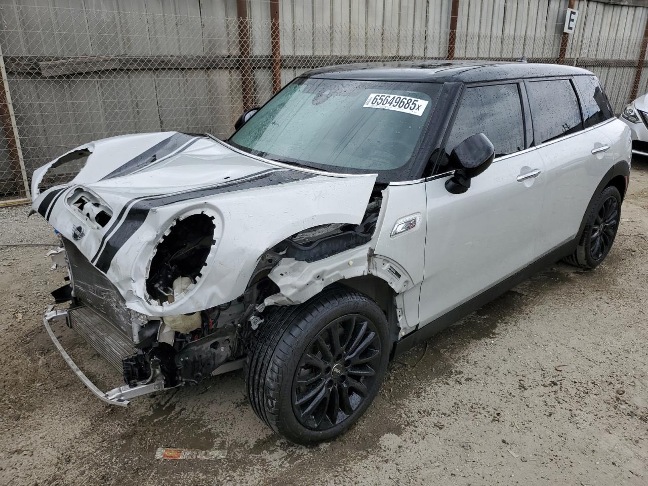 2021 MINI Clubman Cooper S, VIN WMWLV7C06M2P35513 — Front end