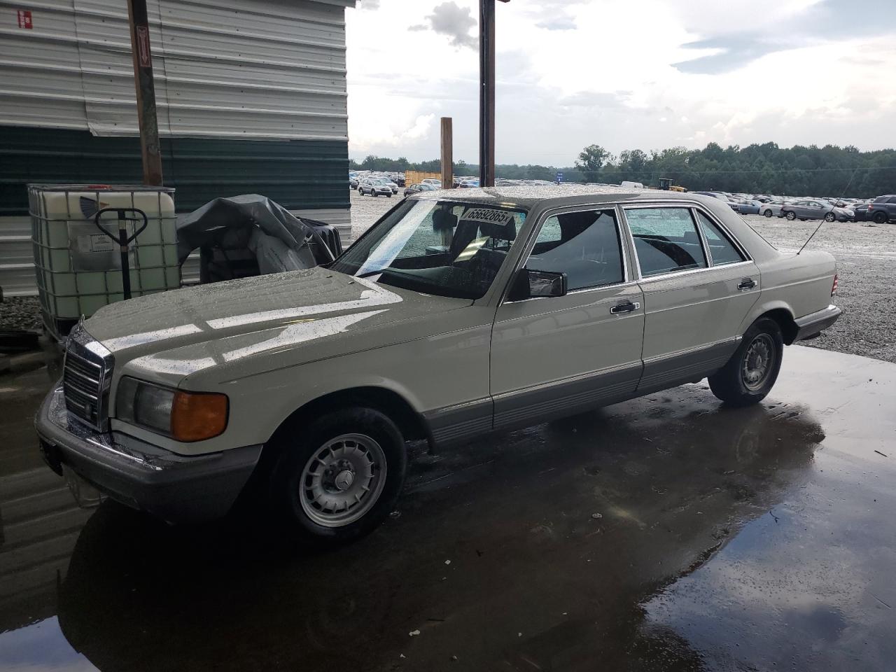 1985 Mercedes-Benz 500 SEL, VIN WDBCA37D9FA174946 — Normal wear