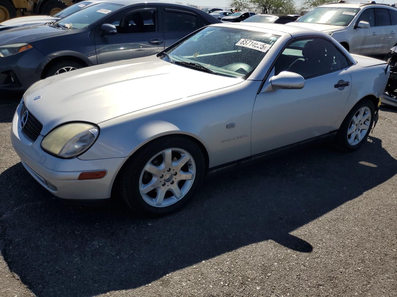 2000 Mercedes-Benz SLK 230 Kompressor, VIN WDBKK47F8YF154709 — Rear end