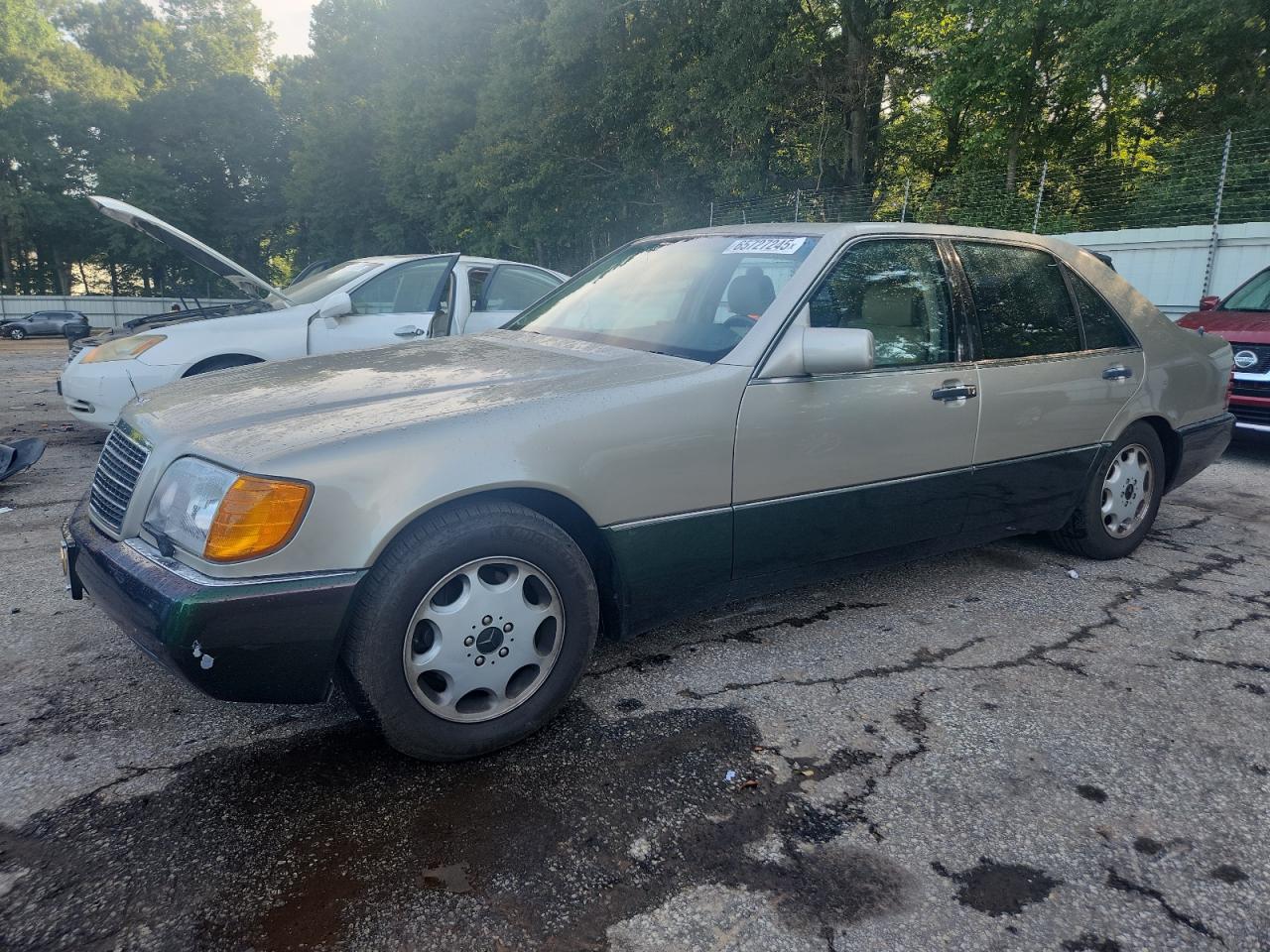 1993 Mercedes-Benz 500, VIN WDBGA51E2PA090127 — Normal wear