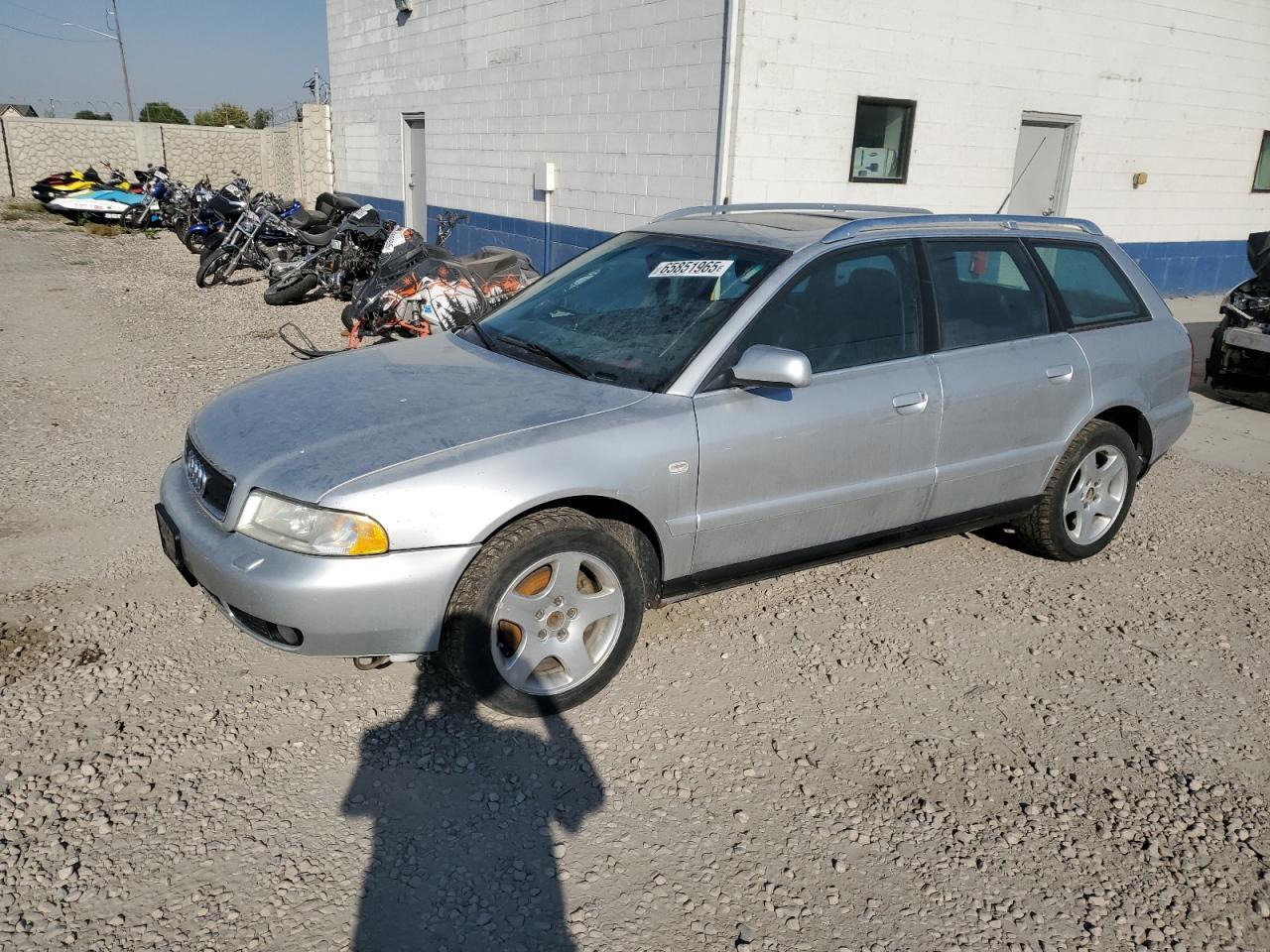 2000 Audi A4, VIN WAUKH28D2YA037493 — Normal wear