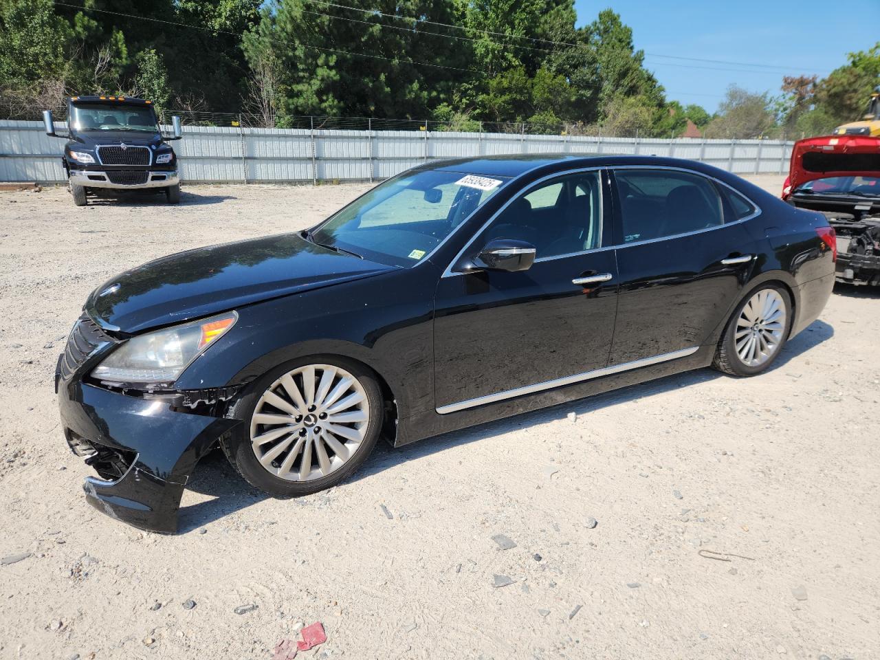 2016 Hyundai Equus Signature, VIN KMHGH4JH3GU102443 — Front end