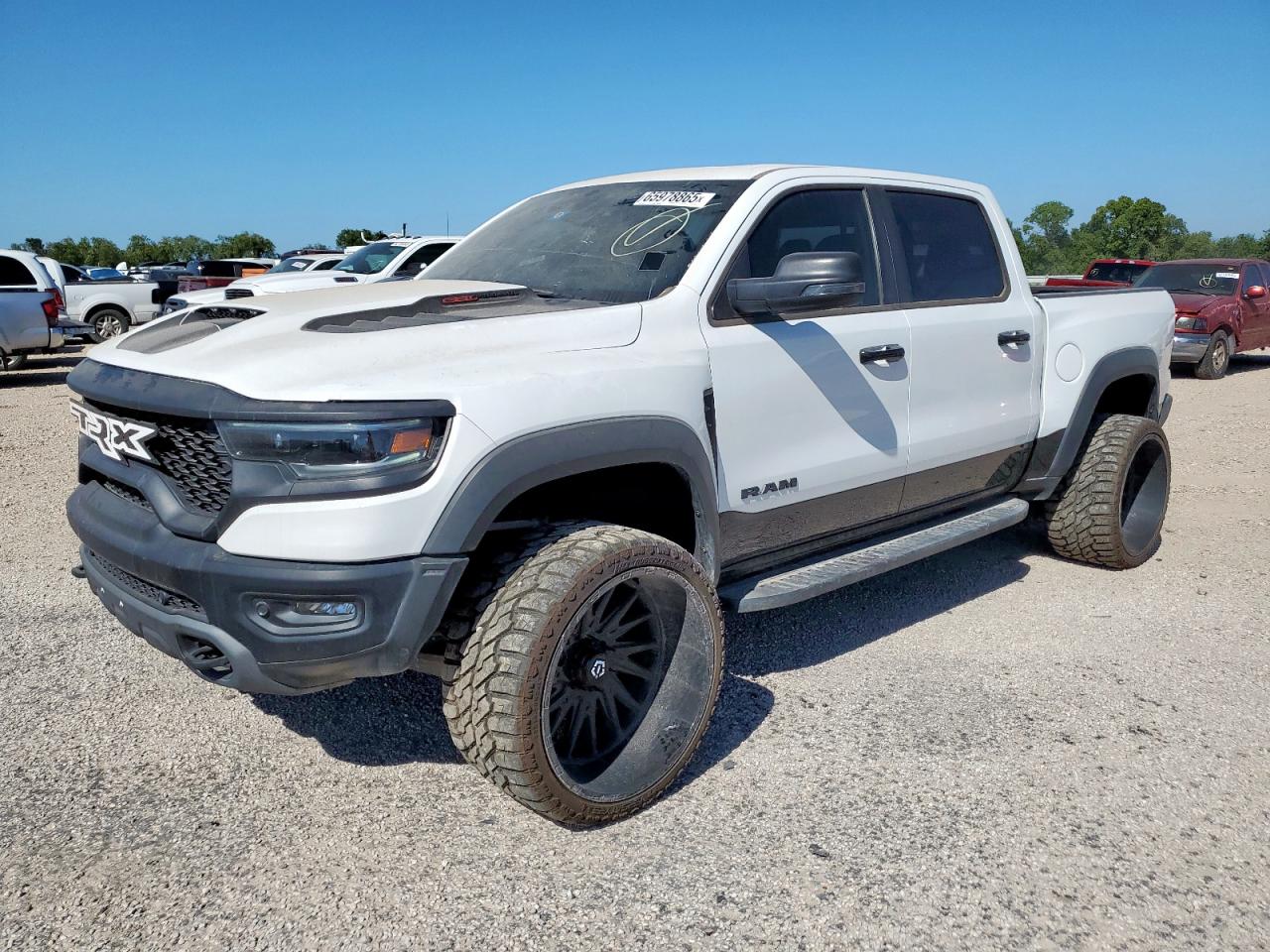 2024 Ram 1500 TRX, VIN 1C6SRFU98RN101711 — VIN отсутствует или изменён