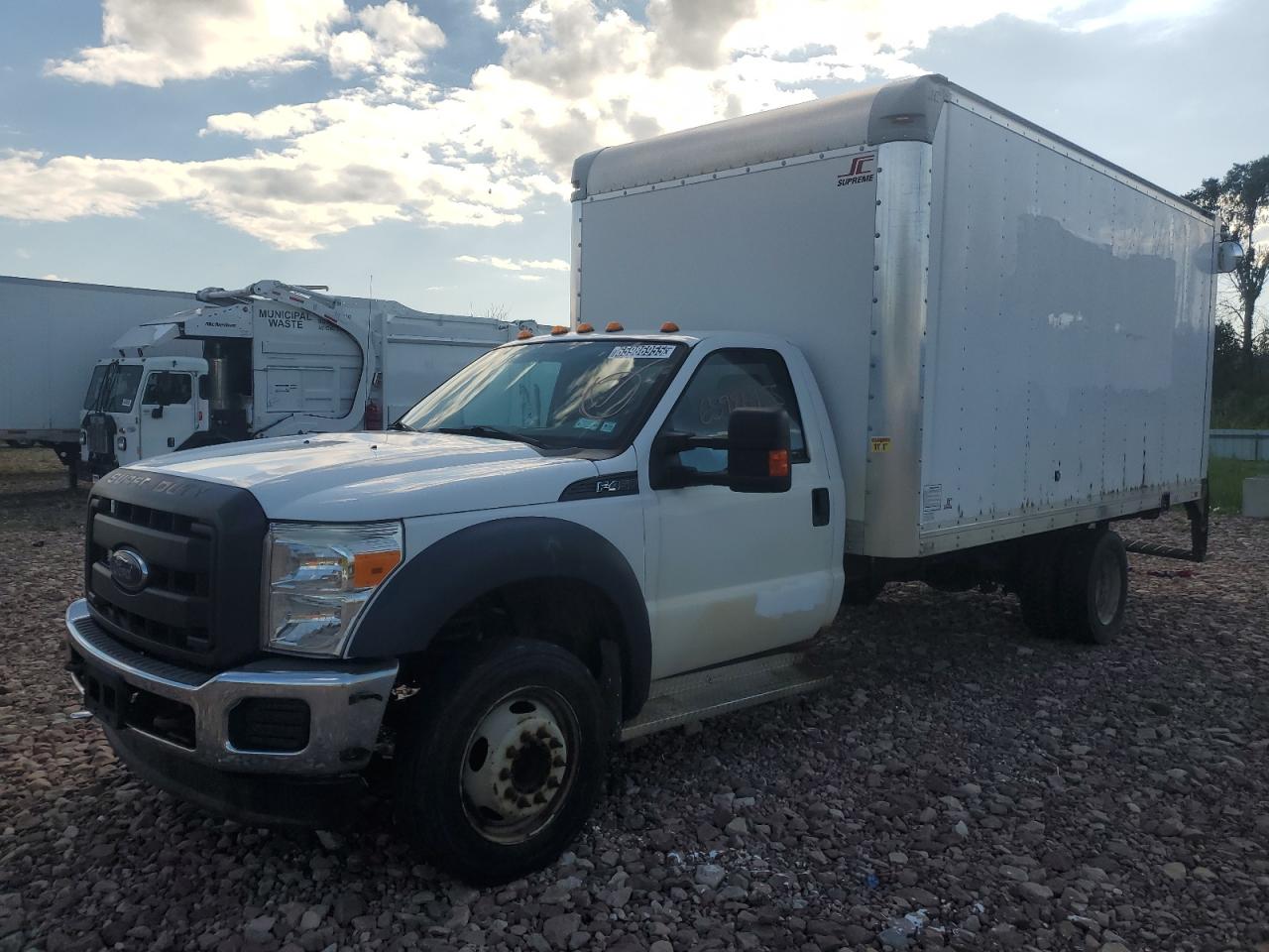 2015 Ford F-450 XLT, VIN 1FDUF4GY2FEA28795 — Normal wear