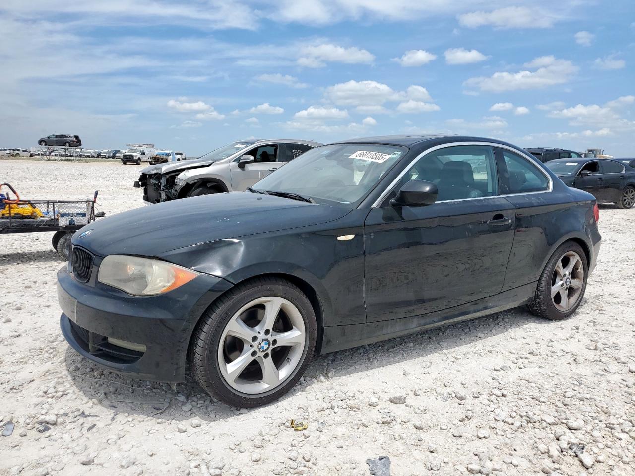 2011 BMW 1 Series 128i, VIN WBAUP7C5XBVM54479 — Auction photo 1 of 12