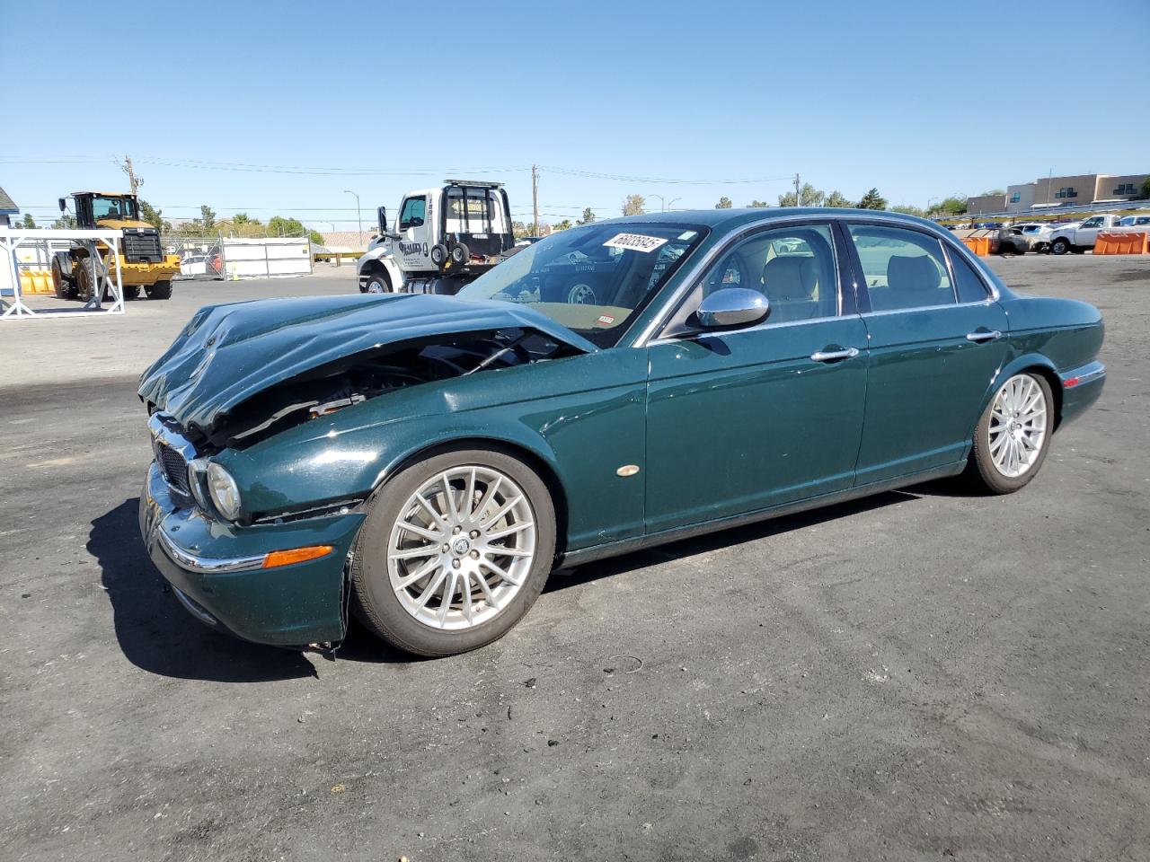 2007 Jaguar XJ Series XJ8, VIN SAJWA71BX7SH13359 — Front end