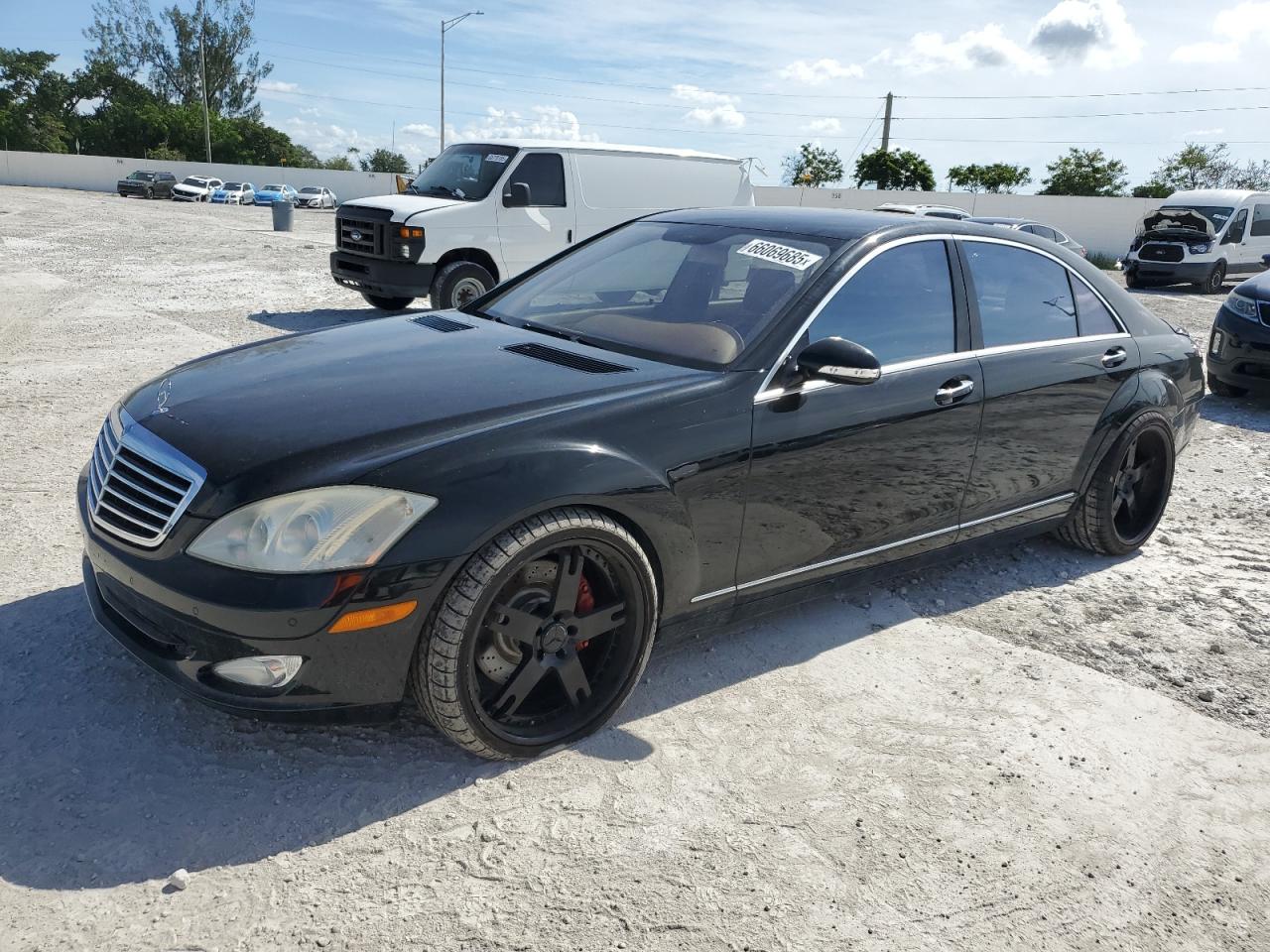 2008 Mercedes-Benz S 550, VIN WDDNG86XX8A168549 — Minor dents and scratches