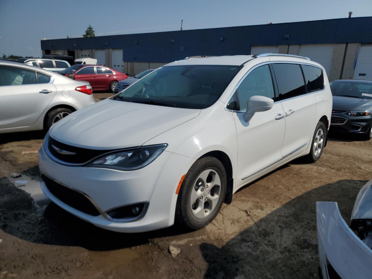 2017 Chrysler Pacifica Touring L Plus, VIN 2C4RC1EG3HR560610 — Rear end