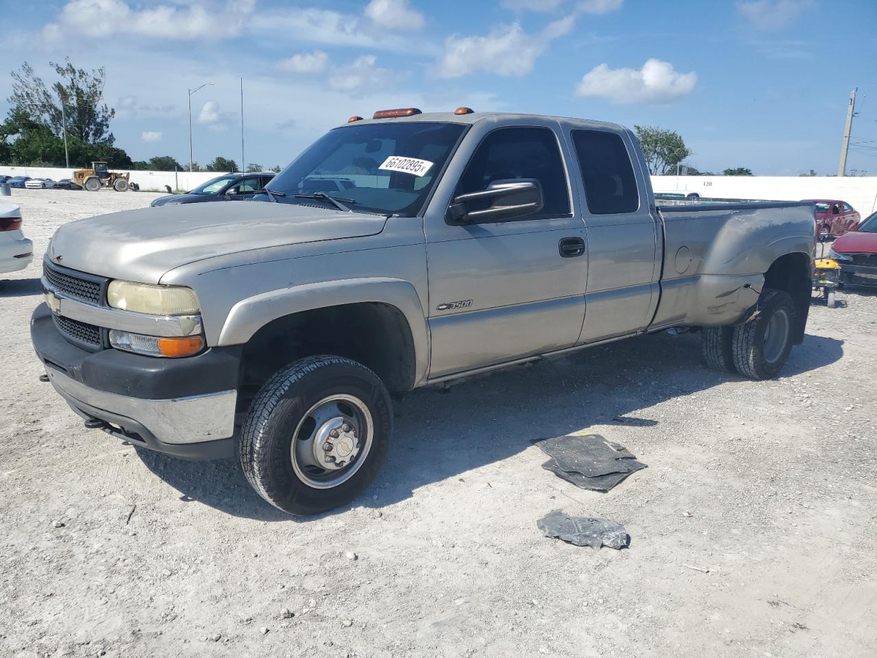 2001 Chevrolet Silverado 3500 LS, VIN 1GCJK39G01E309875 — Side