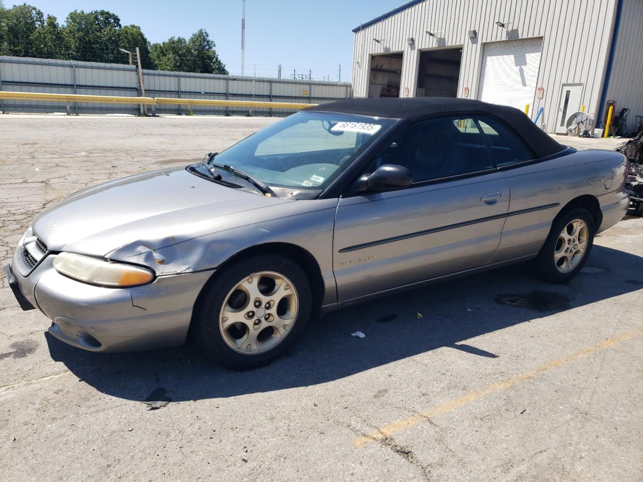 1998 Chrysler Sebring JXi, VIN 3C3EL55H8WT228482 — Перед