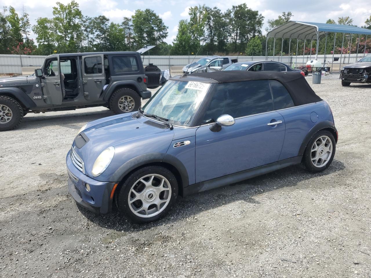 2007 MINI Convertible S, VIN WMWRH33517TJ44882 — Зад