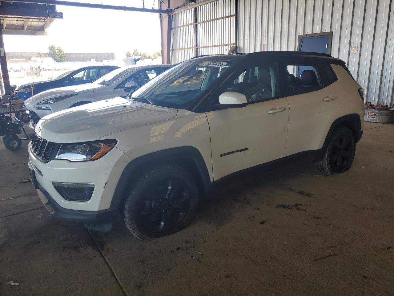 2019 Jeep Compass Latitude, VIN 3C4NJDBB4KT647595 — Вандализм