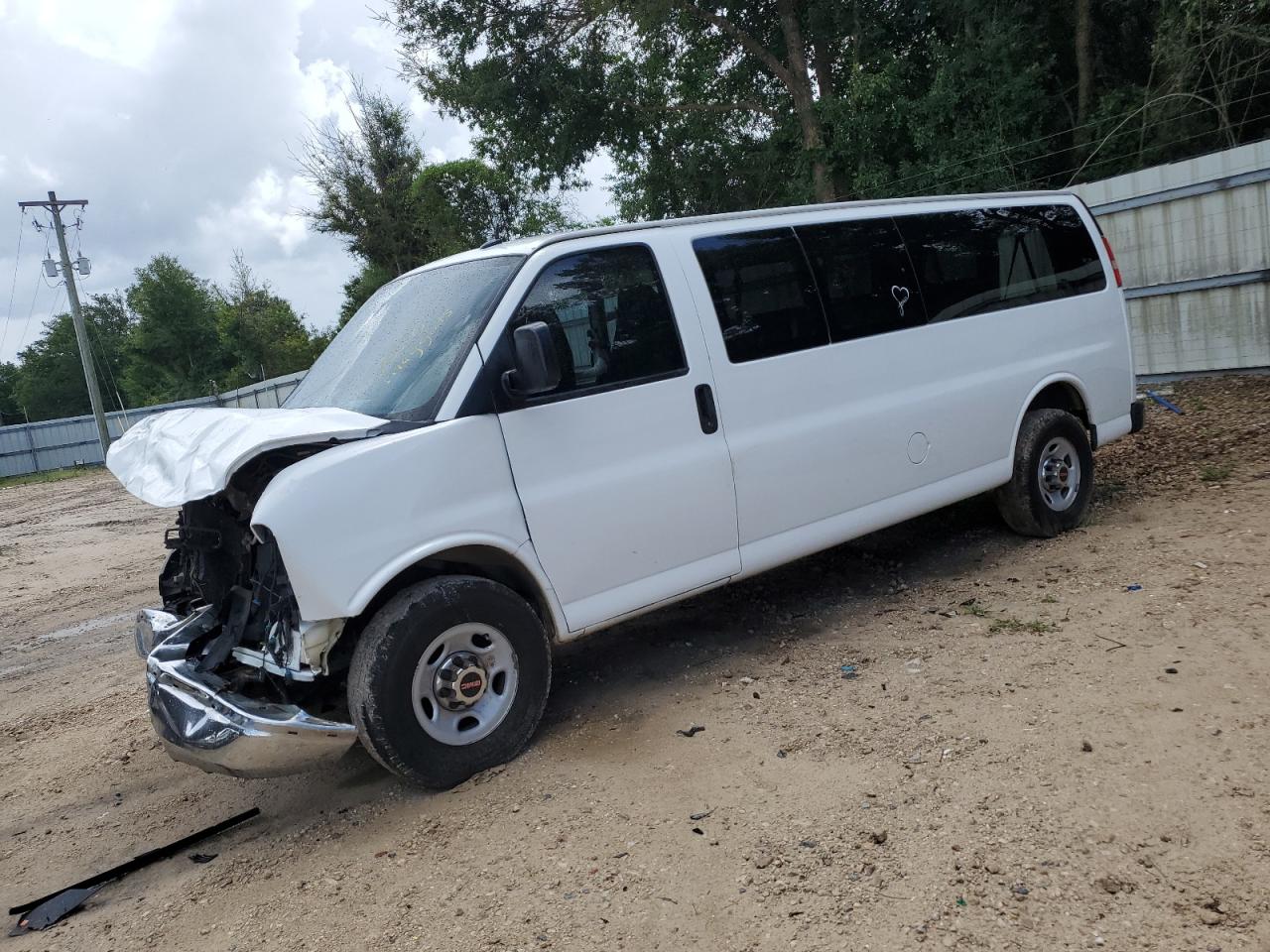 2014 GMC Savana, VIN 1GJZ71FA3E1146511 — Front end