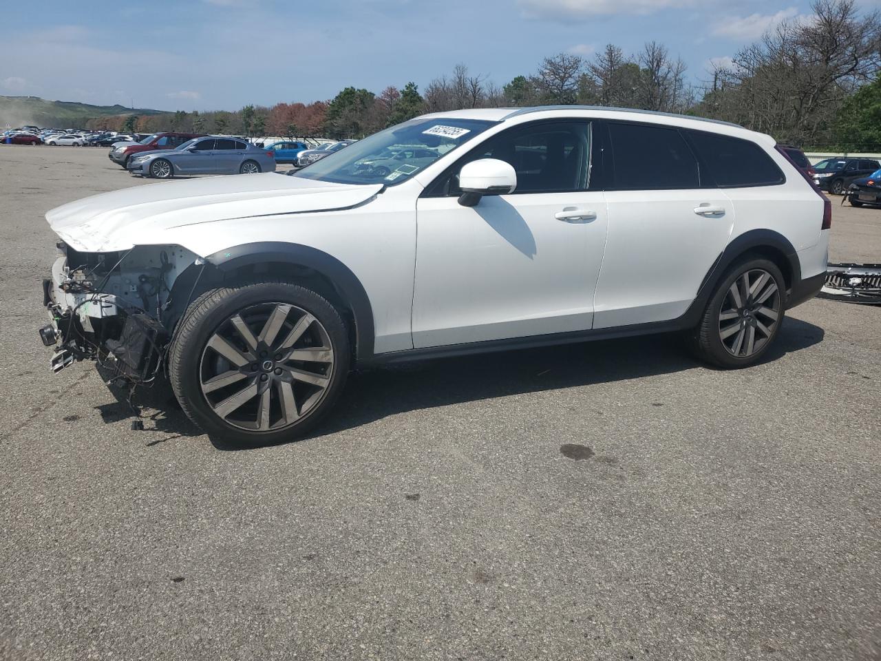 2022 Volvo V90, VIN YV4062NL7N1144141 — Перед