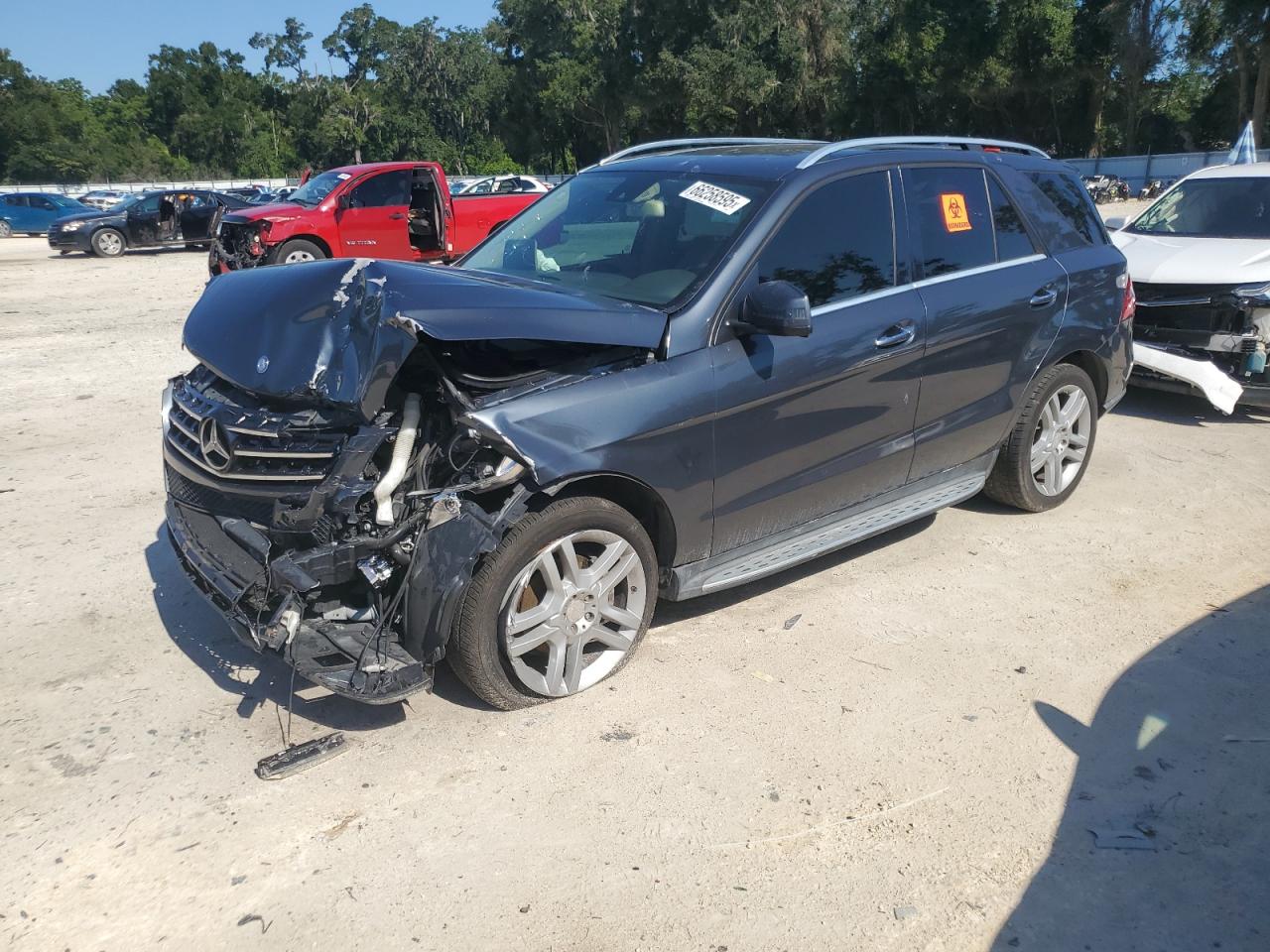 2015 Mercedes-Benz M 350, VIN 4JGDA5JB8FA530064 — Front end