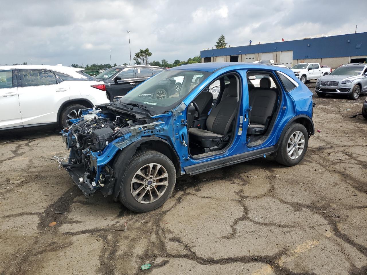 2021 Ford Escape SE, VIN 1FMCU9G65MUB13629 — Stripped