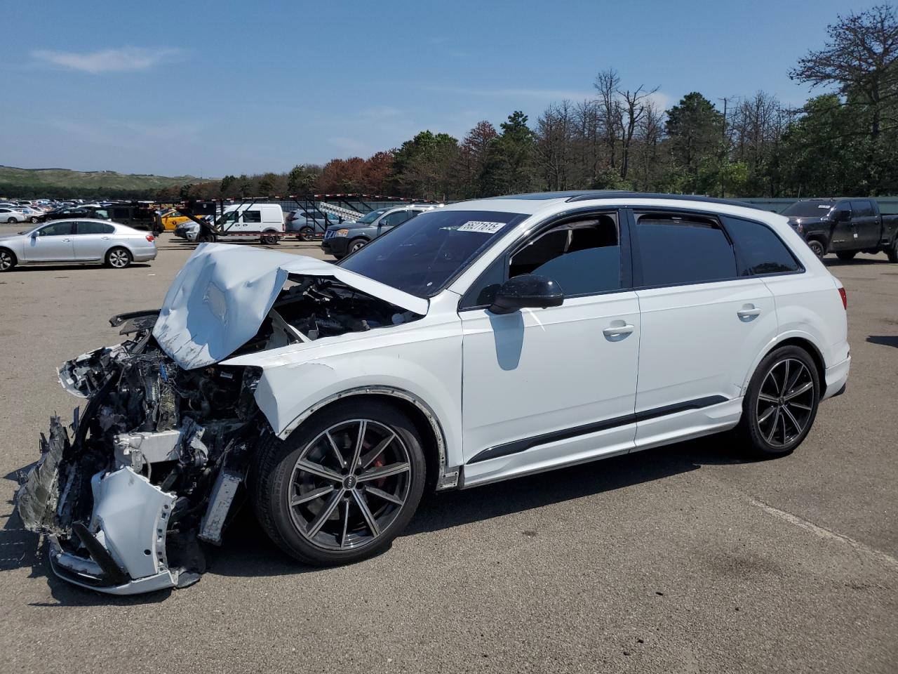 2020 Audi SQ7 Prestige, VIN WA1VWBF76LD012505 — Перед