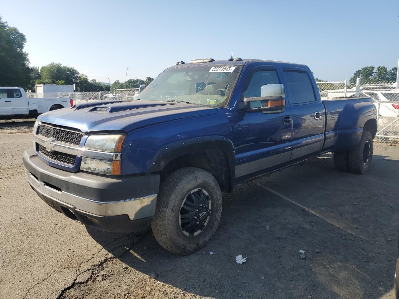 2003 Chevrolet Silverado 3500 LT, VIN 1GCJK33103F188699 — Minor dents and scratches