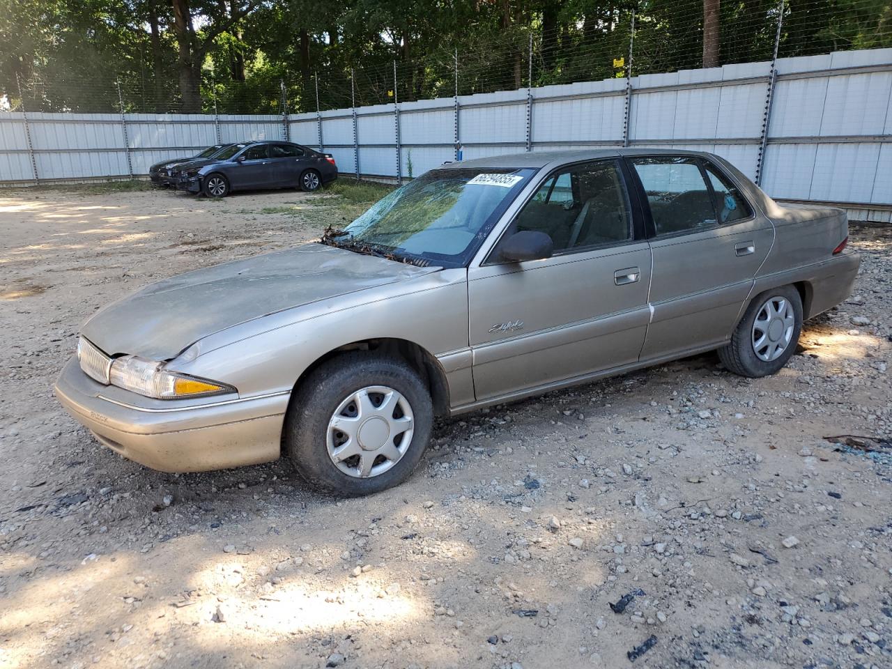 1997 Buick Skylark, VIN 1G4NJ52T0VC415750 — Front end