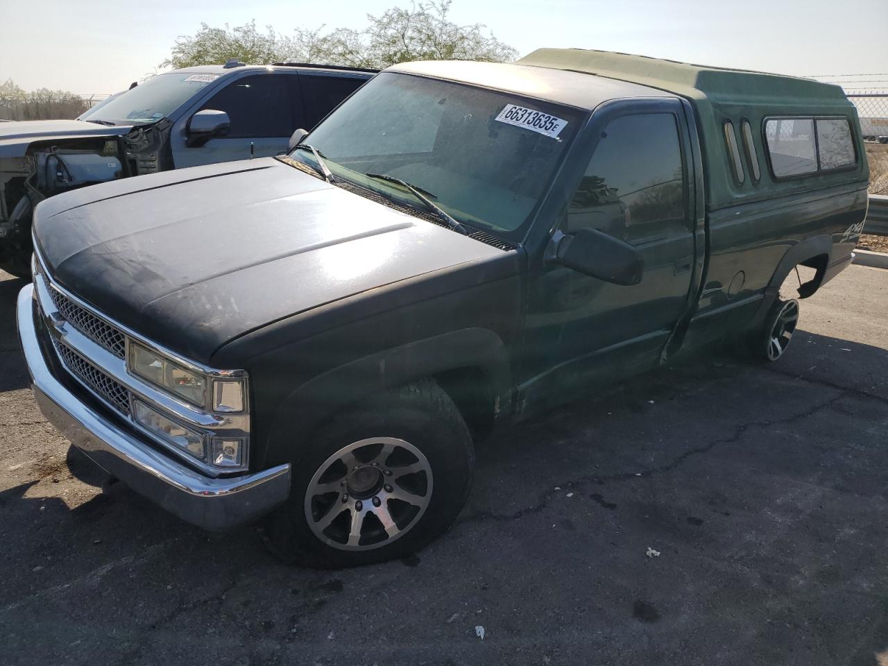 1996 Chevrolet K2500, VIN 1GCGK24FXTE115764 — Side