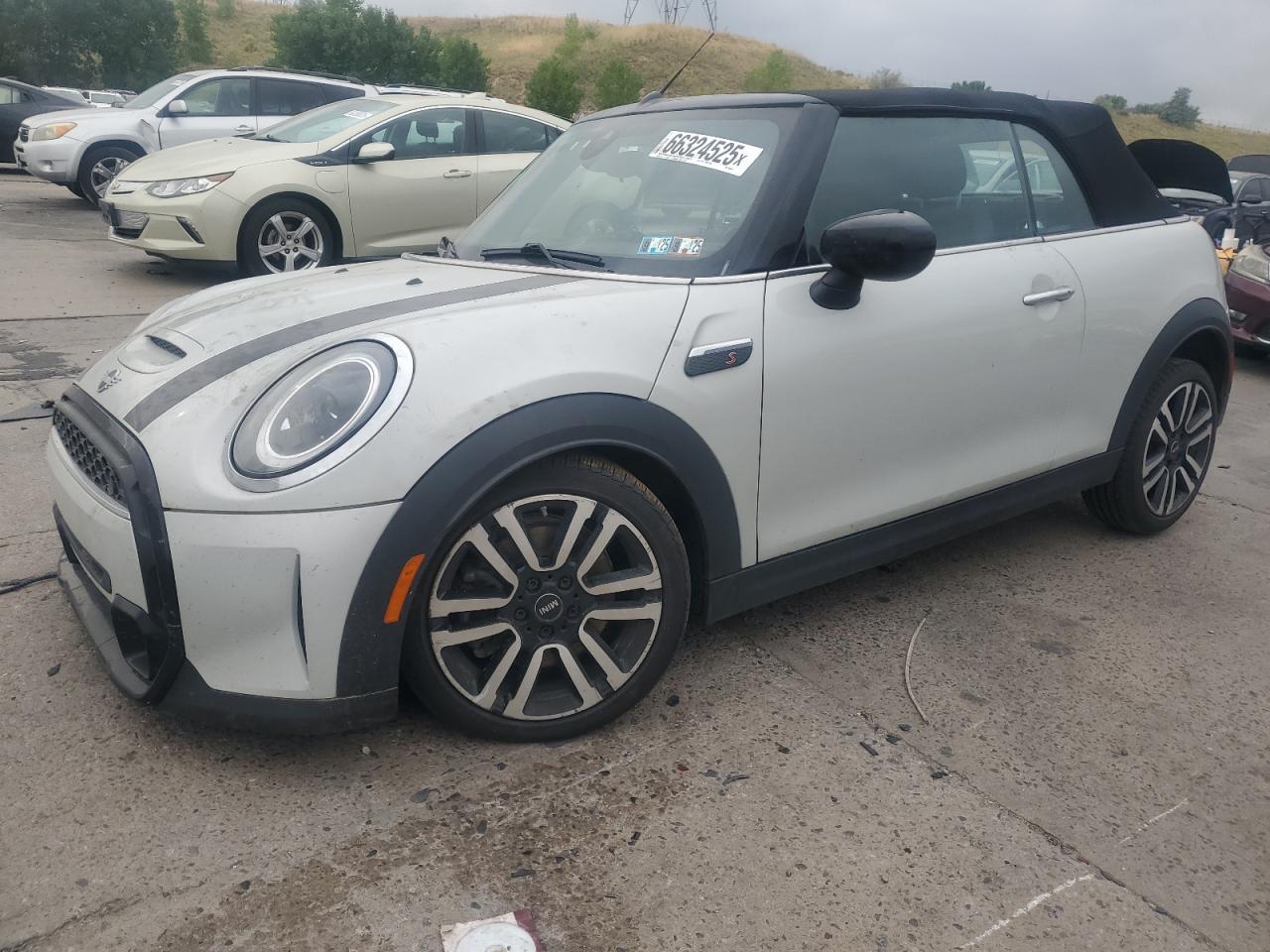 2022 MINI Convertible Cooper S, VIN WMW43DL09N3N60064 — Перед