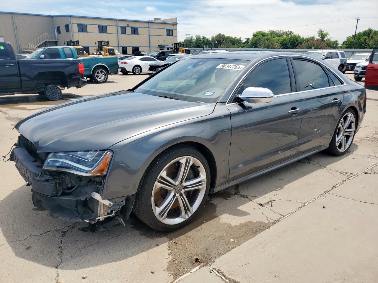 2013 Audi S8, VIN WAUD2AFD8DN015511 — Front end
