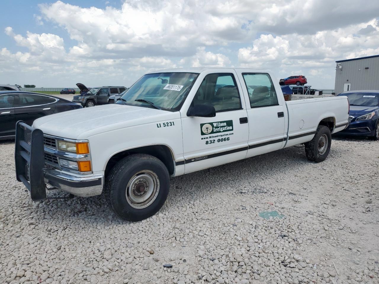 2000 Chevrolet Silverado 3500, VIN 1GCGC33R7YF463280 — Normal wear