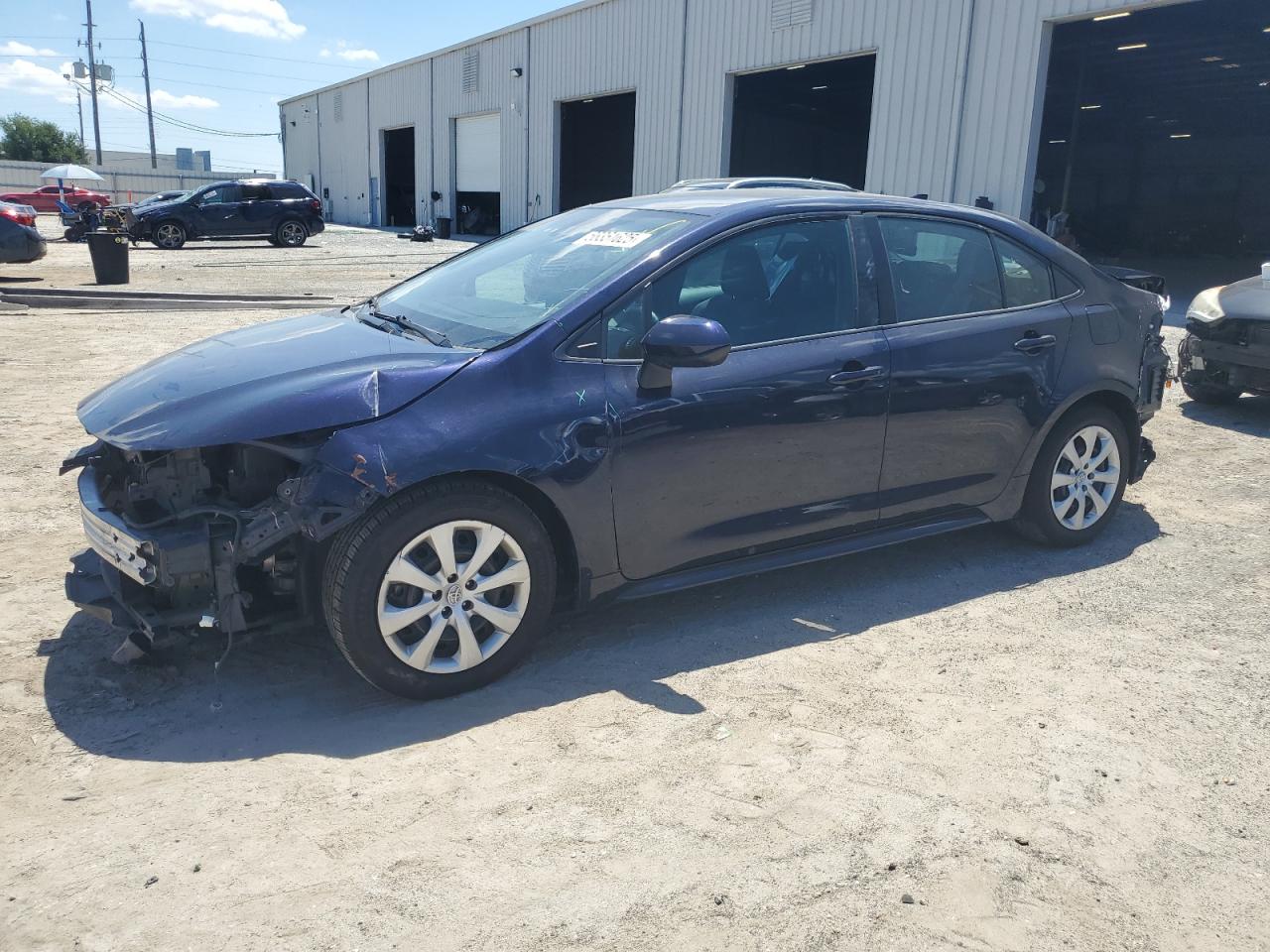 2021 Toyota Corolla LE, VIN 5YFEPMAE2MP186333 — Front end