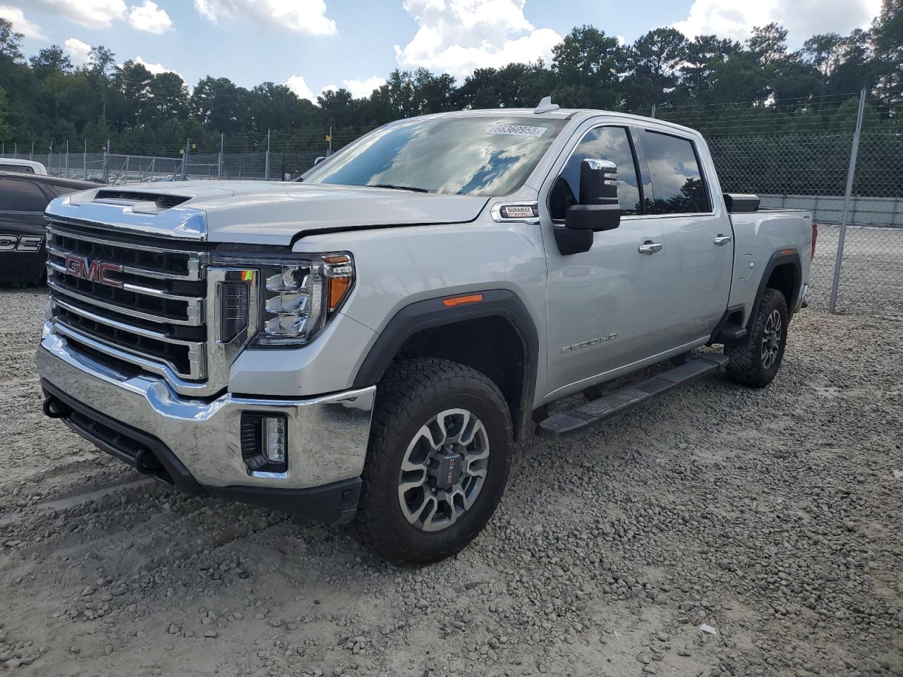 2022 GMC Sierra 2500HD SLT, VIN 1GT49NEY5NF180714 — Front end
