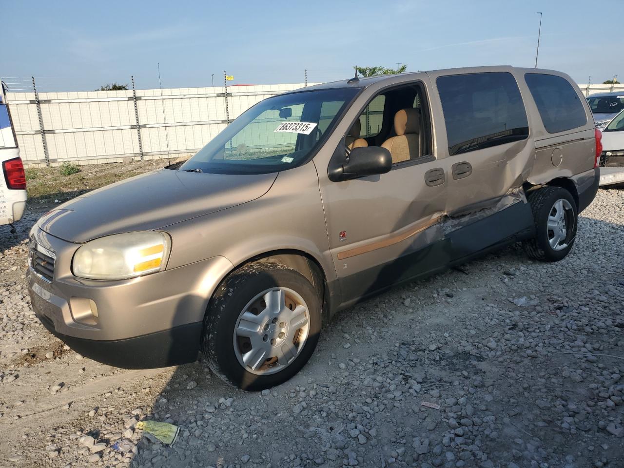 2006 Saturn Relay 2 FWD, VIN 5GZDV03L06D128313 — Side