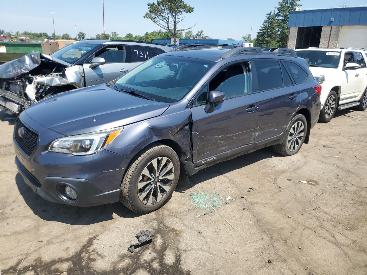 2016 Subaru Outback Limited, VIN 4S4BSBNC4G3283069 — Side