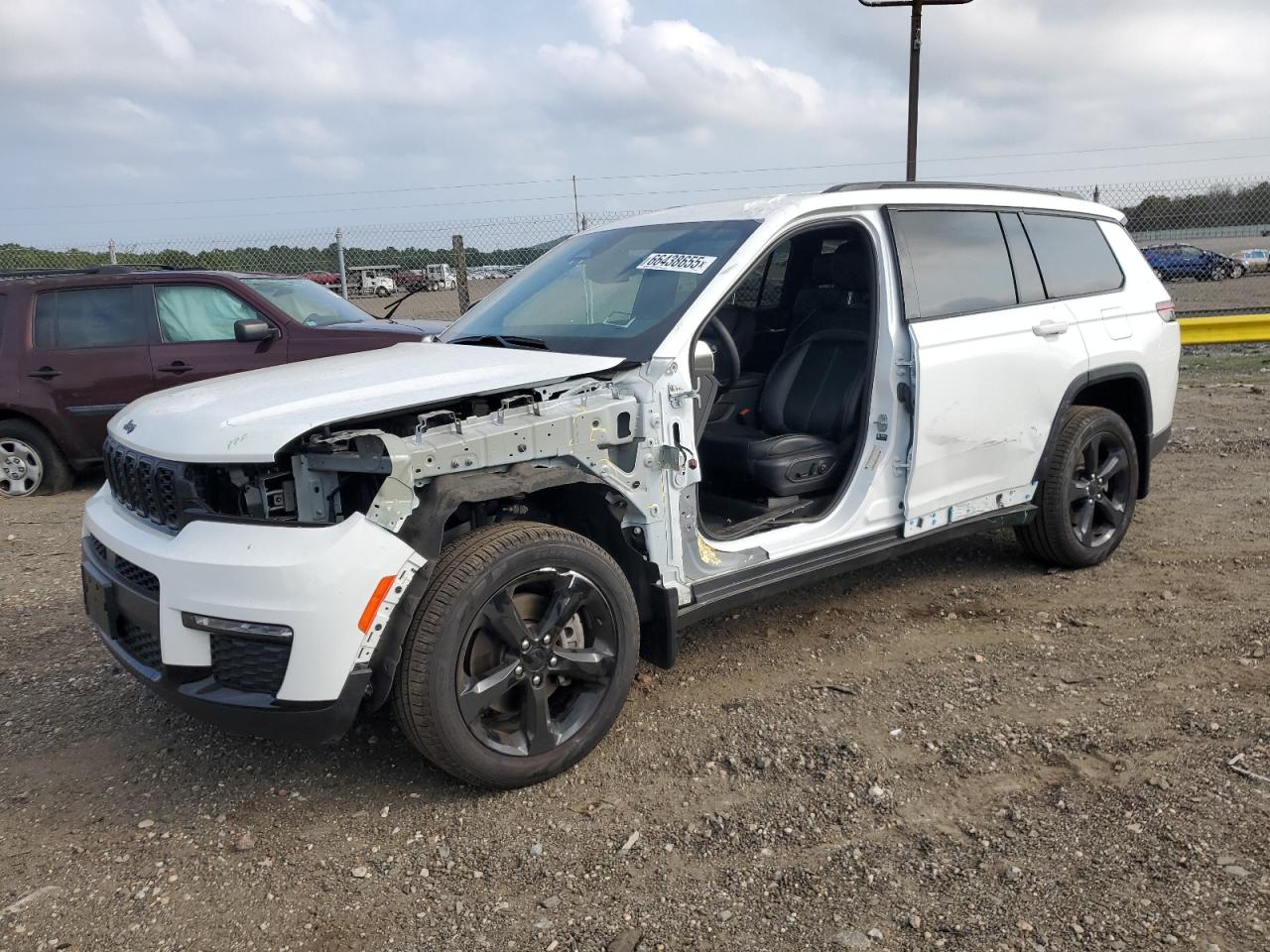 2025 Jeep Grand Cherokee Limited, VIN 1C4RJKBG3S8630416 — Side