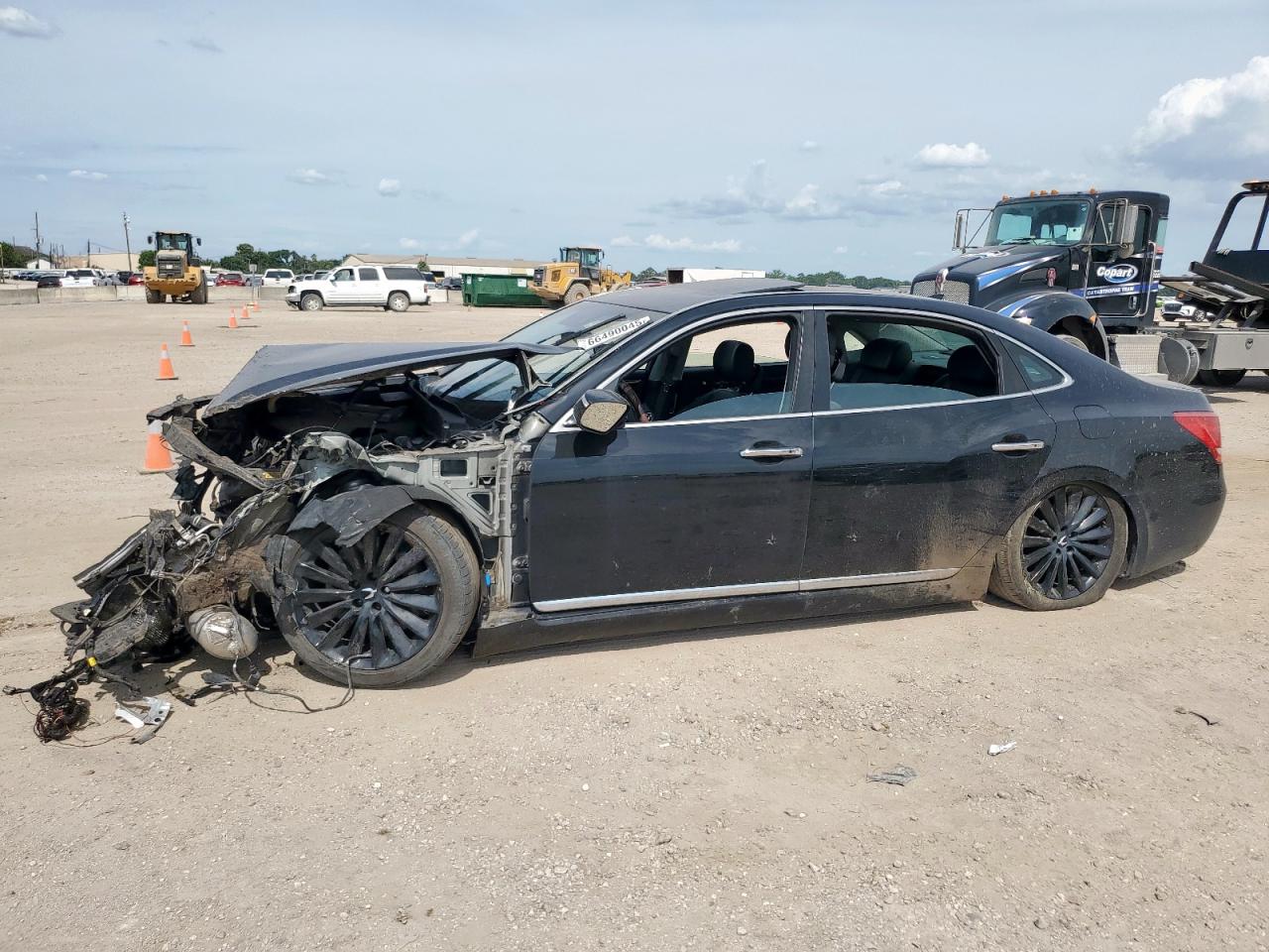 2016 Hyundai Equus Signature, VIN KMHGH4JH7GU101103 — Front end